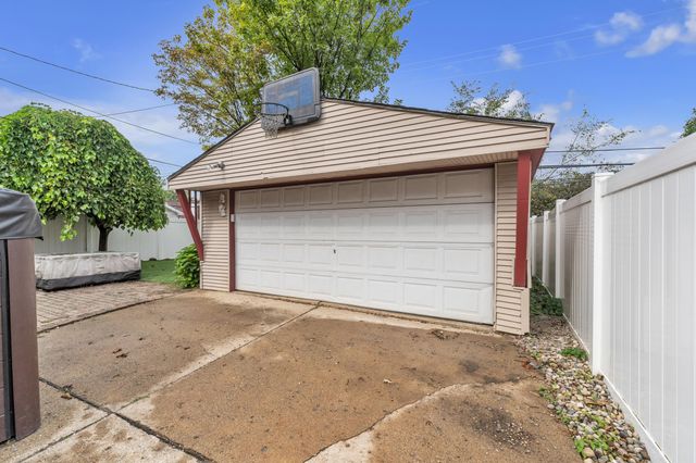 15106 White Avenue, Allen Park City, MI 48101