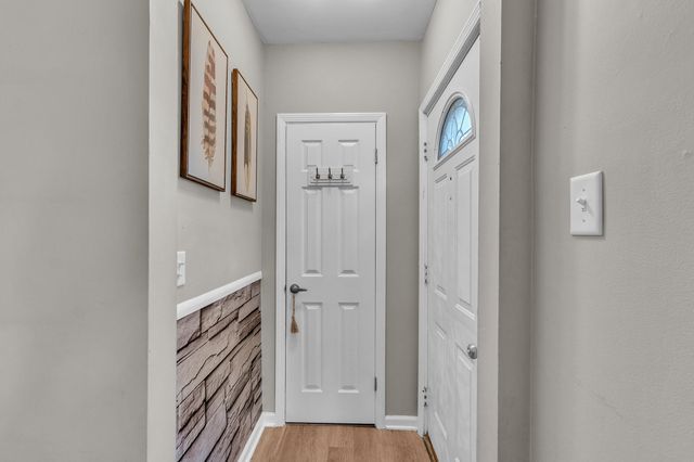 15106 White Avenue, Allen Park City, MI 48101