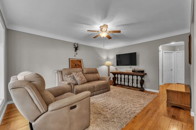 15106 White Avenue, Allen Park City, MI 48101