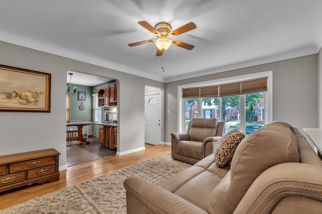 15106 White Avenue, Allen Park City, MI 48101
