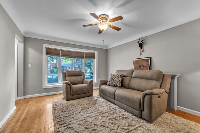 15106 White Avenue, Allen Park City, MI 48101