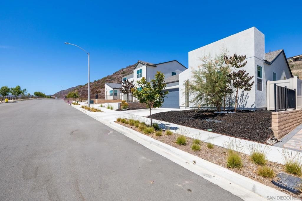35617 Blue Bretton Dr, Fallbrook, CA 92028 — photo 5