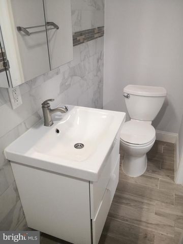 1008 GREEN ST, Philadelphia, PA 19123