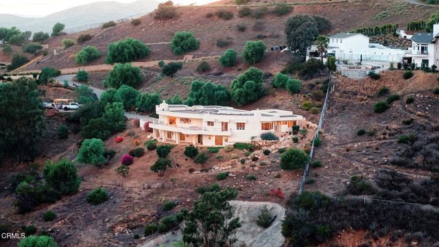 864 Montclair Drive, Santa Paula, CA 93060