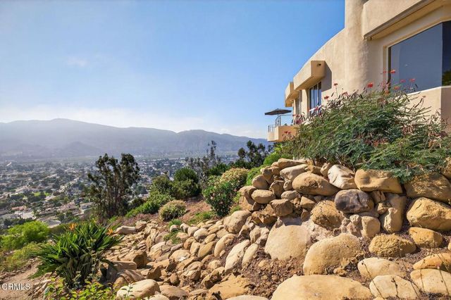 864 Montclair Drive, Santa Paula, CA 93060