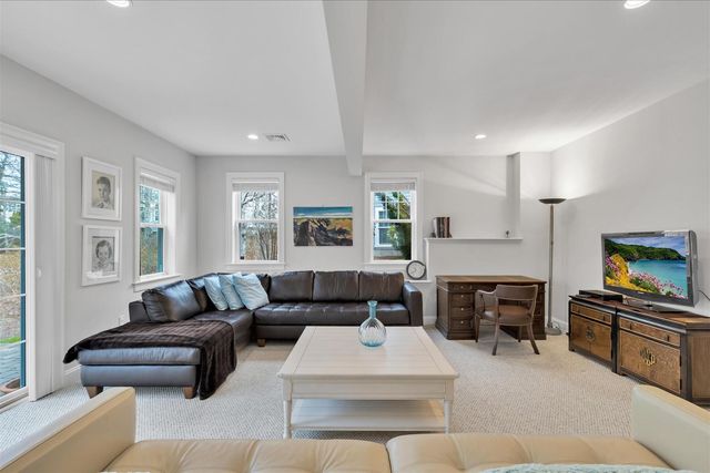 20 Saltwater Circle, Mashpee, MA 02649