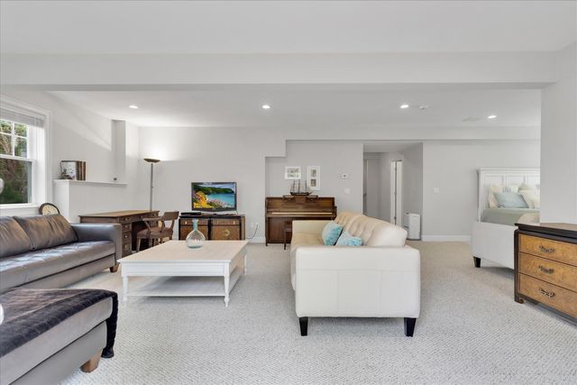 20 Saltwater Circle, Mashpee, MA 02649