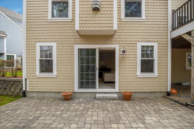 20 Saltwater Circle, Mashpee, MA 02649