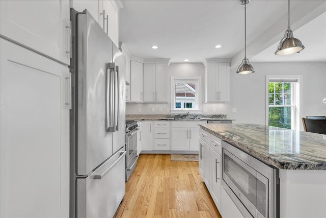 20 Saltwater Circle, Mashpee, MA 02649