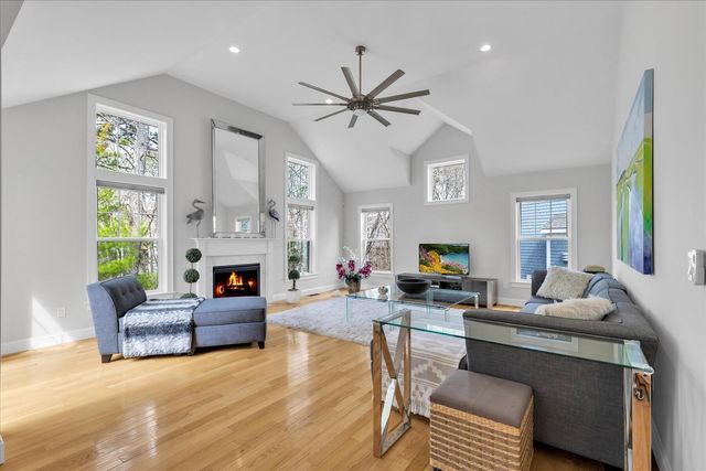 20 Saltwater Circle, Mashpee, MA 02649