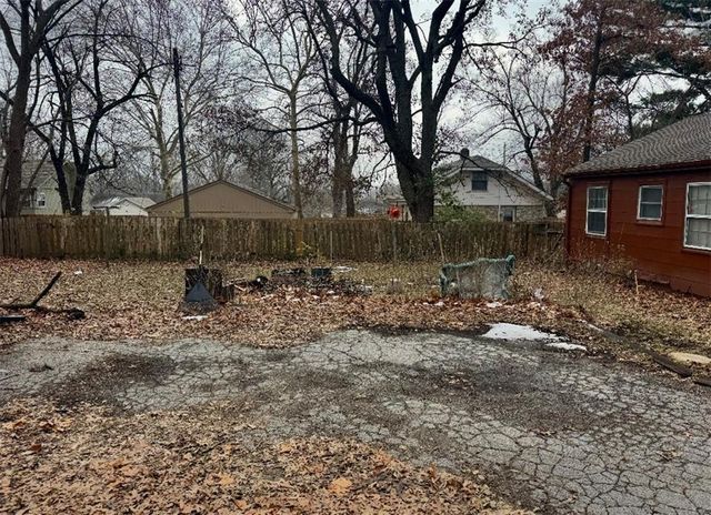 7001 Raytown Road, Raytown, MO 64133