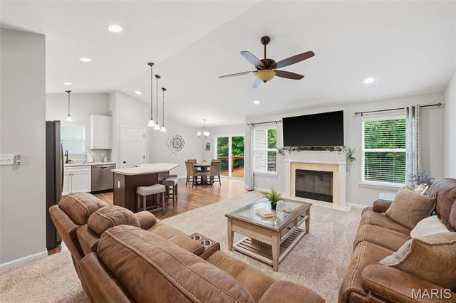 518 Brookside Forest Court, O'fallon, MO 63366