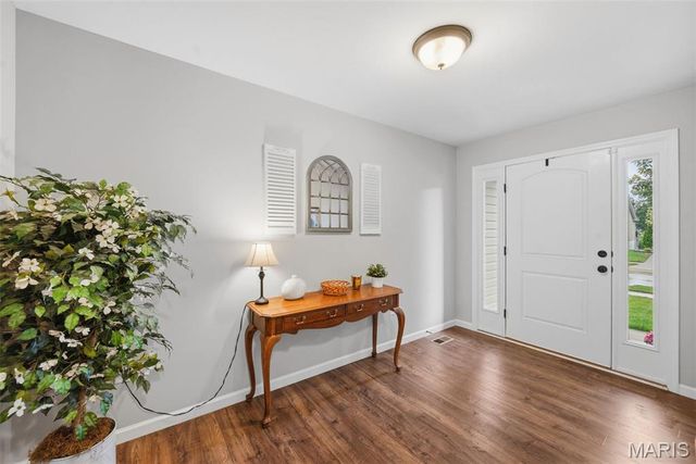 518 Brookside Forest Court, O'fallon, MO 63366