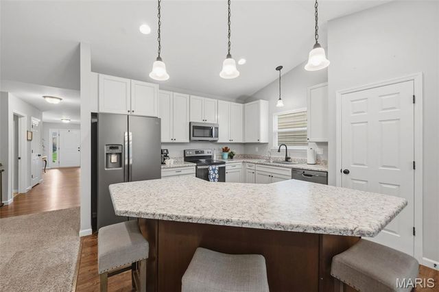 518 Brookside Forest Court, O'fallon, MO 63366