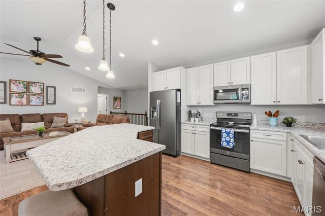 518 Brookside Forest Court, O'fallon, MO 63366