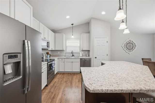518 Brookside Forest Court, O'fallon, MO 63366
