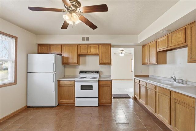 4009 TWIN CITY Drive, Council Bluffs, IA 51501