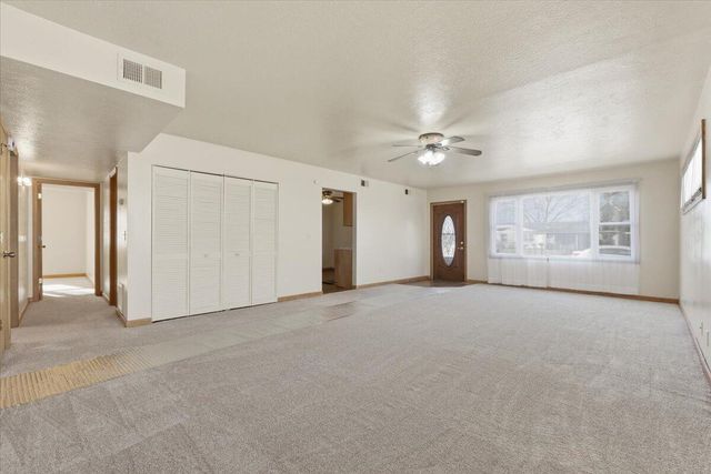 4009 TWIN CITY Drive, Council Bluffs, IA 51501