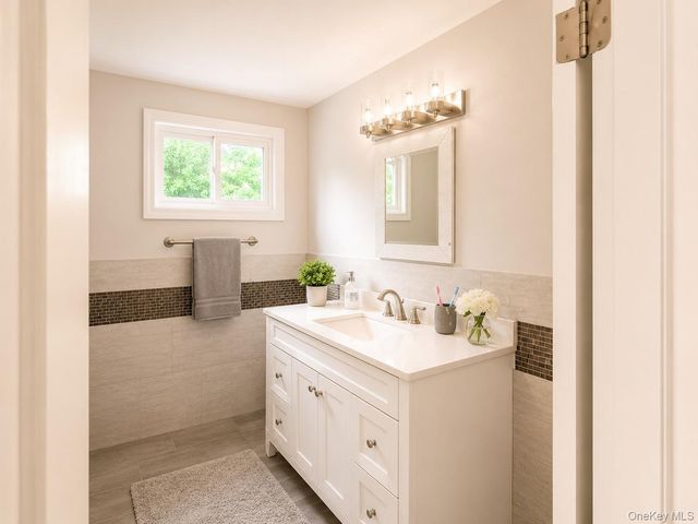 1 Hilltop Road, New City, NY 10956