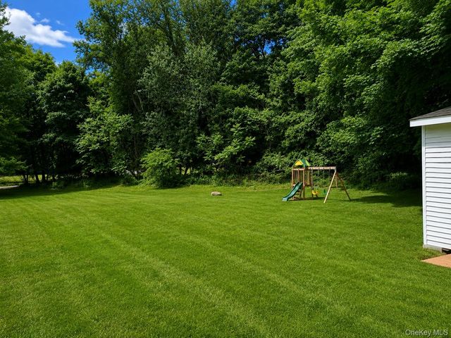 1 Hilltop Road, New City, NY 10956