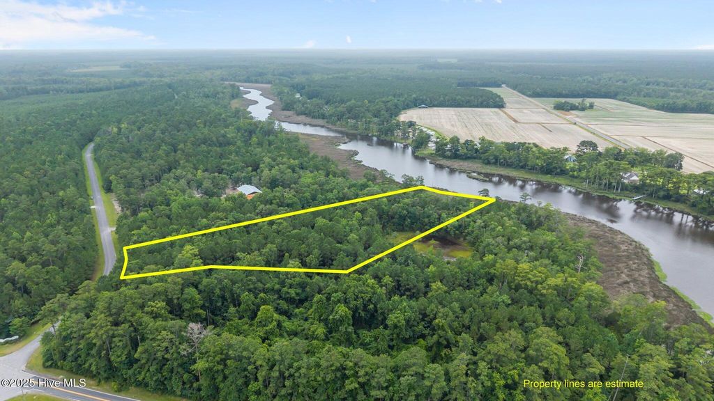 100 Baytree Lane, Havelock, NC 28532