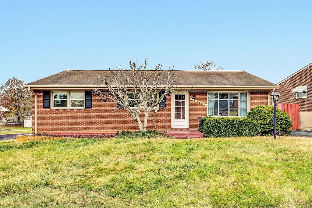 156 Tampa DR, Roanoke, VA 24019