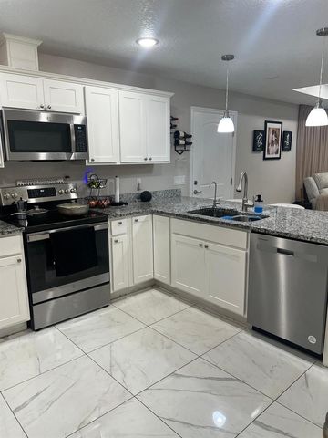 2923 N STEWART STREET, Kissimmee, FL 34746