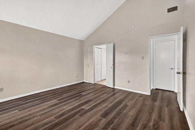 8667 Vinkins Road, Houston, TX 77071