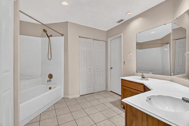 8667 Vinkins Road, Houston, TX 77071