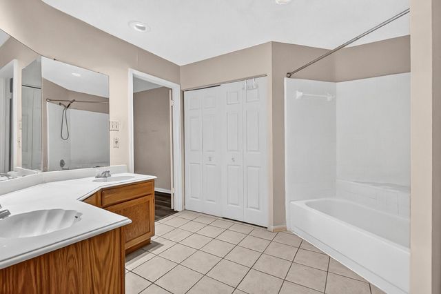 8667 Vinkins Road, Houston, TX 77071