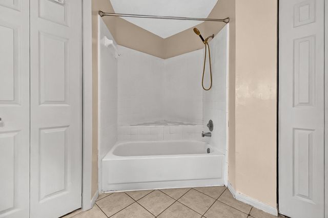 8667 Vinkins Road, Houston, TX 77071