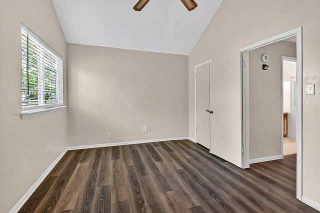 8667 Vinkins Road, Houston, TX 77071