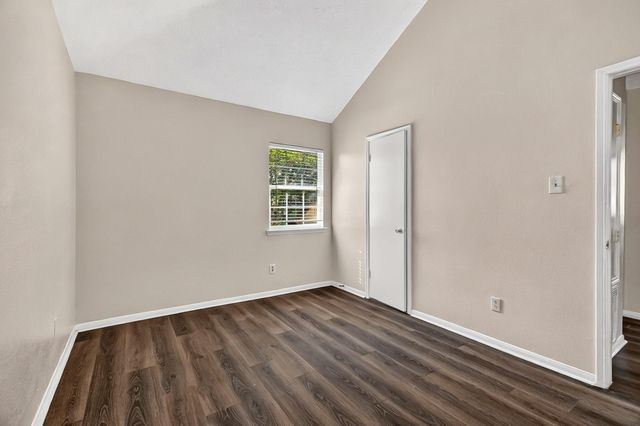 8667 Vinkins Road, Houston, TX 77071