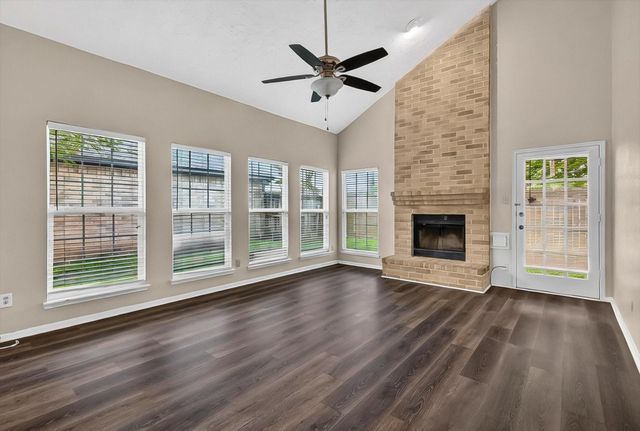 8667 Vinkins Road, Houston, TX 77071