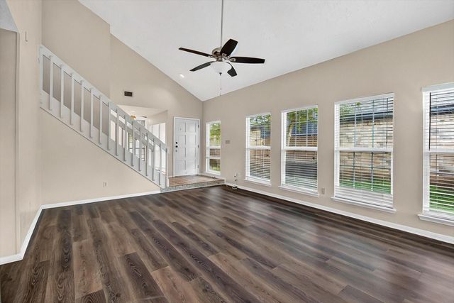 8667 Vinkins Road, Houston, TX 77071