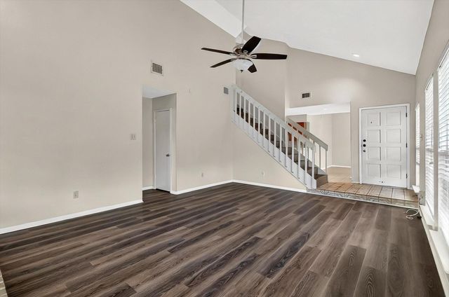 8667 Vinkins Road, Houston, TX 77071