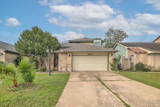 8667 Vinkins Road, Houston, TX 77071