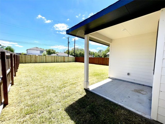 2904 5th Street, Bay City, TX 77414