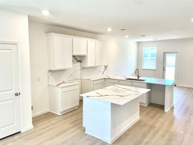 2904 5th Street, Bay City, TX 77414