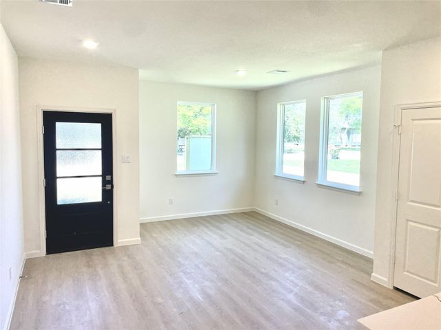 2904 5th Street, Bay City, TX 77414