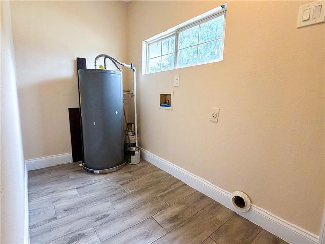904 WASHINGTON STREET, Leesburg, FL 34748