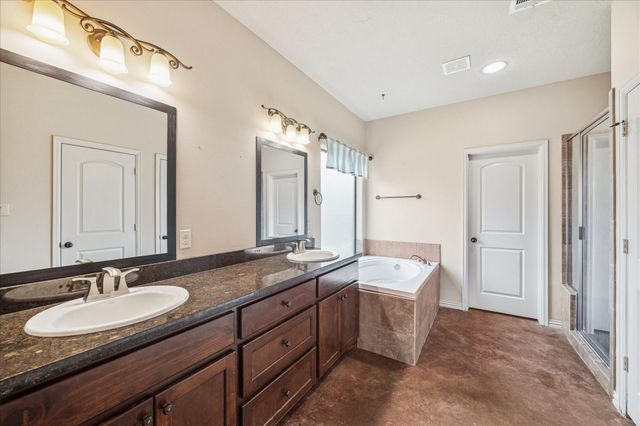 14330 S Summerchase Circle, Willis, TX 77318