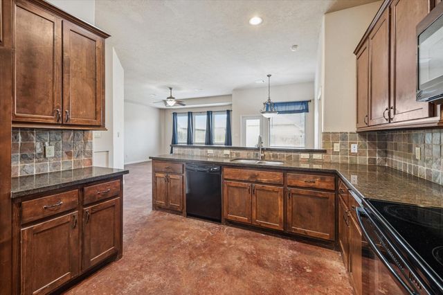 14330 S Summerchase Circle, Willis, TX 77318