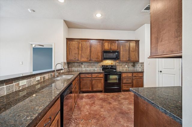 14330 S Summerchase Circle, Willis, TX 77318