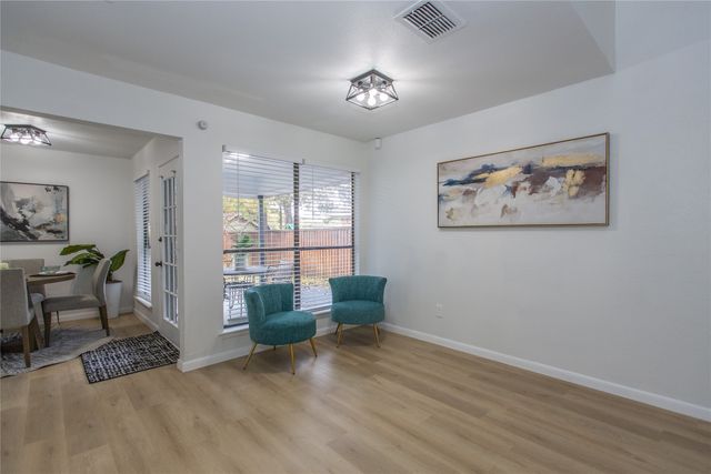 1918 Longmeadow Drive, Arlington, TX 76015