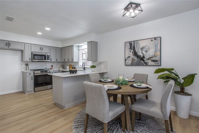 1918 Longmeadow Drive, Arlington, TX 76015