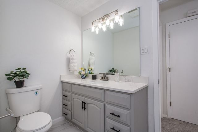 1918 Longmeadow Drive, Arlington, TX 76015