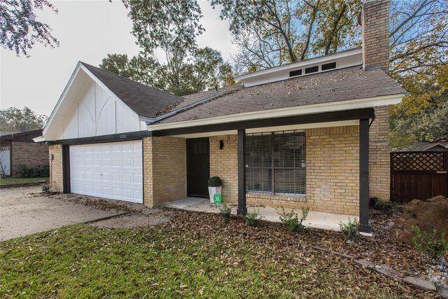 1918 Longmeadow Drive, Arlington, TX 76015