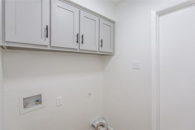 1918 Longmeadow Drive, Arlington, TX 76015