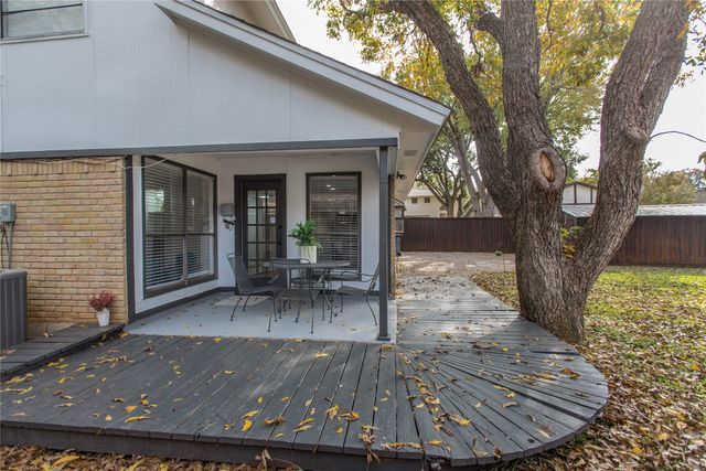 1918 Longmeadow Drive, Arlington, TX 76015